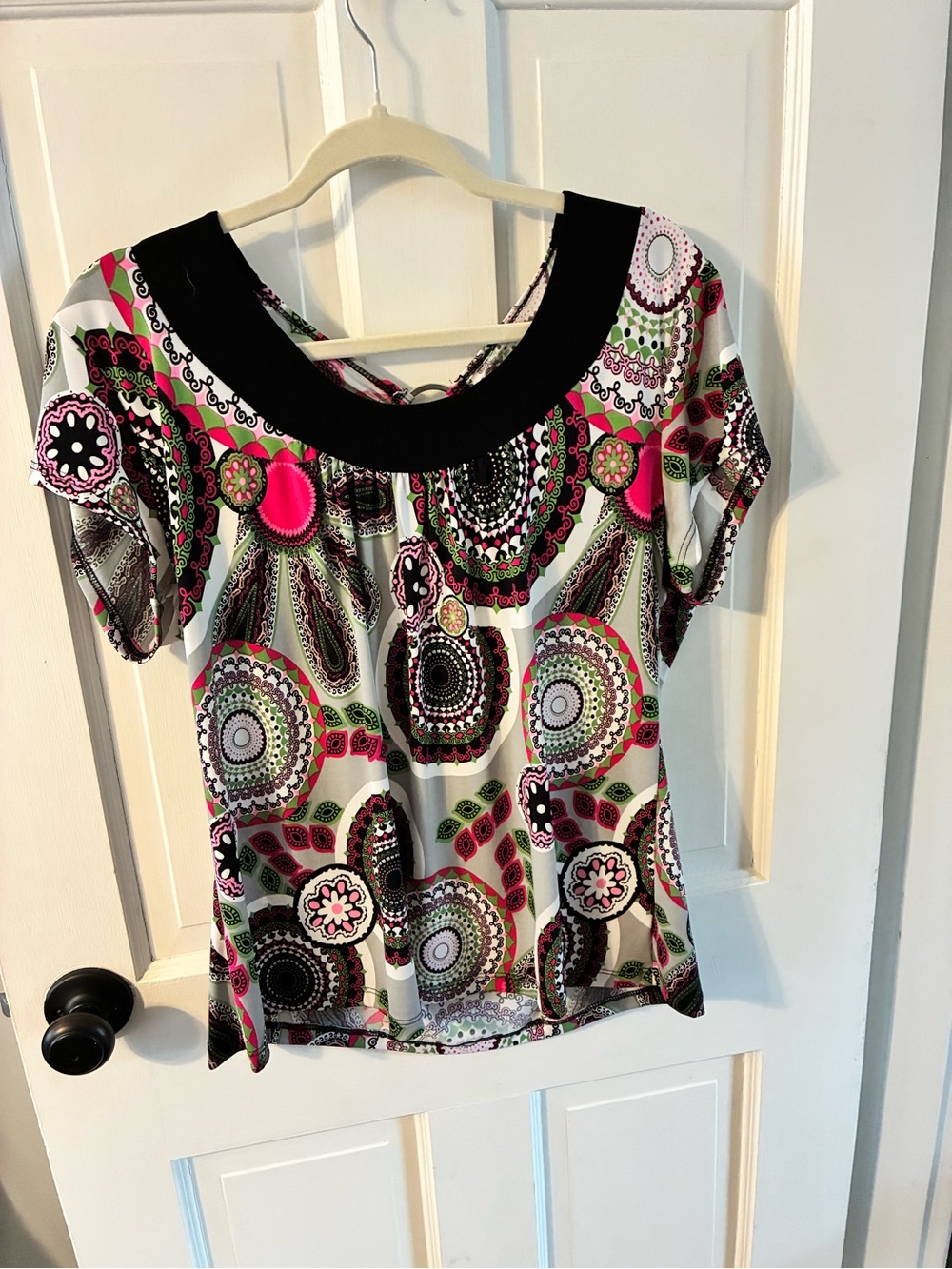 Dress Barn Pink, Black & White Short Sleeve Medallion Top